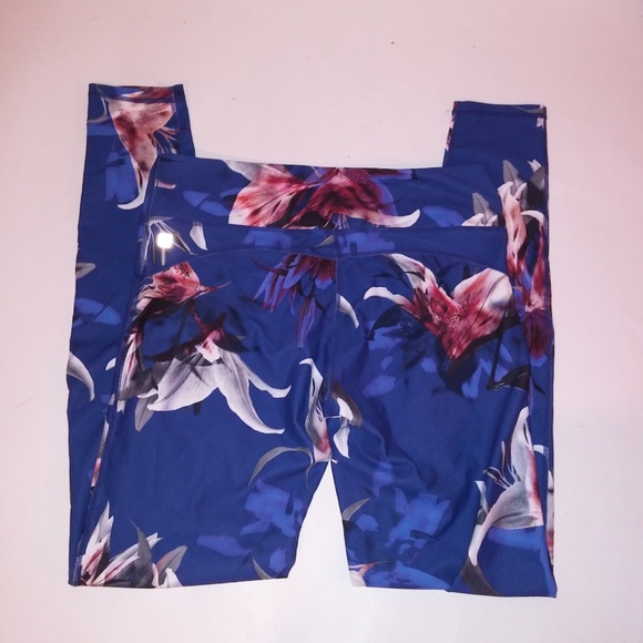 Fabletics Leggings - Picture 5 of 7